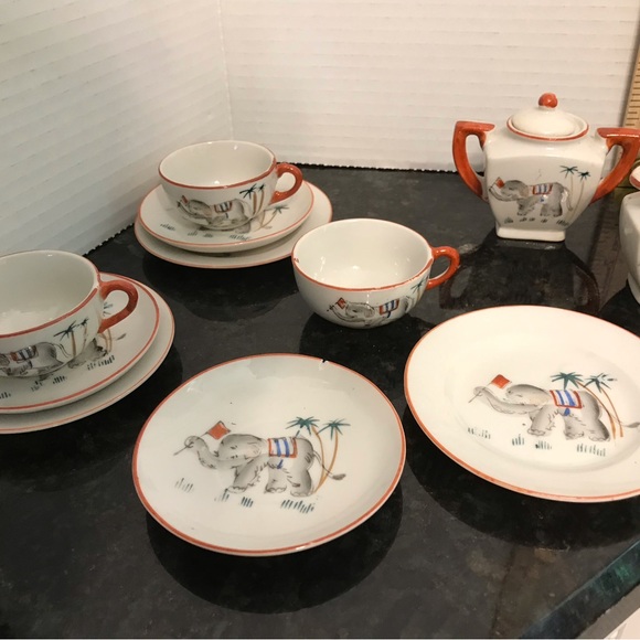 Vintage 23 piece CHILDS DOLL size porcelain Tea Set with Elephants - Picture 3 of 9